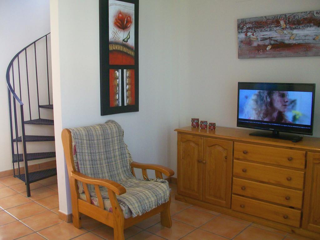 Apartamentos Par Tres - Oliva Nova ภายนอก รูปภาพ