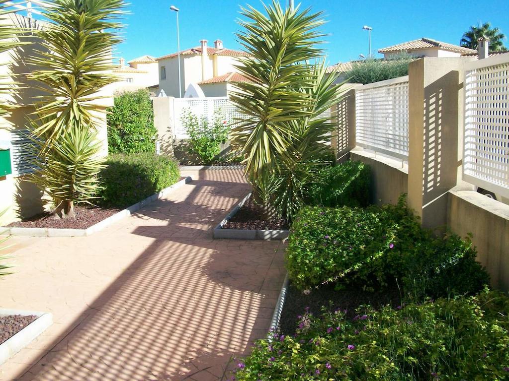 Apartamentos Par Tres - Oliva Nova ภายนอก รูปภาพ